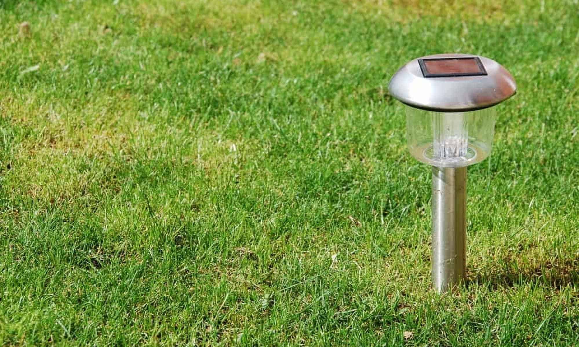 How To Clean Outdoor Solar Lights  