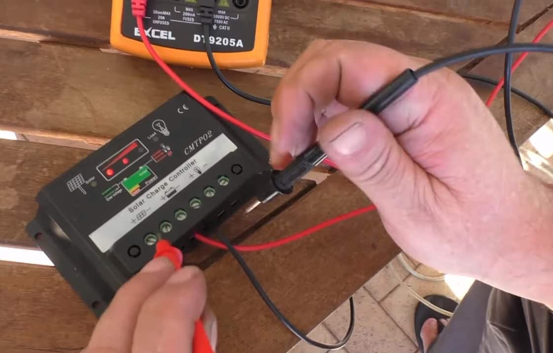 How to Check the Solar Charge Controller