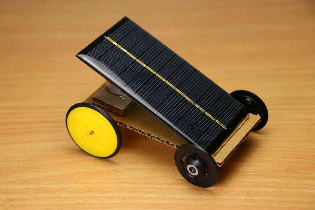 Solar Car by Robo, Autodesk Instructables