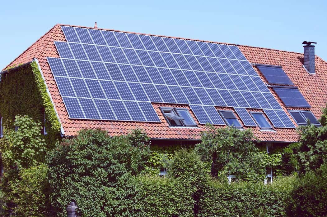 buying a house with leased solar panels